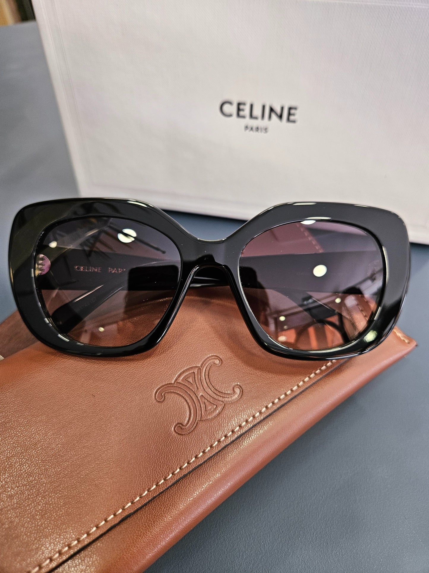 CELINE Lunettes de soleil Triomphe Butterfly CL40226U