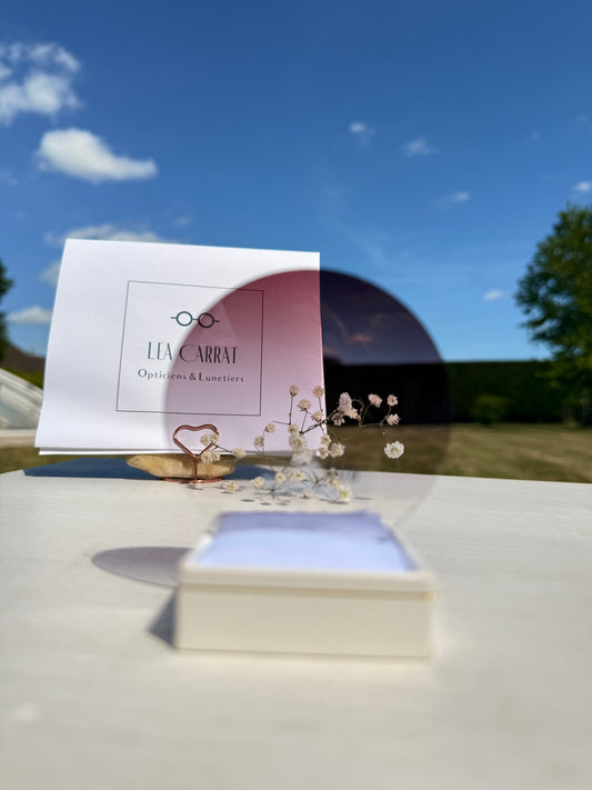 Verre-Taupe-Rouge-Transparent